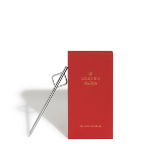 A packstot of a LOUIS XIII spear with its red packaging